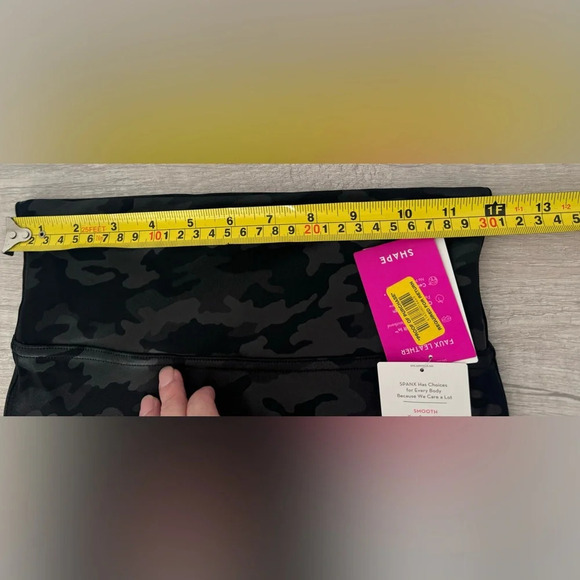 Spanx Faux Leather Camo Leggings Sporty Gorp Rock Streetwear Shaping NWT Small - Picture 7 of 10